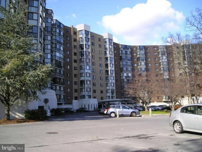 Photo of Unit 1114 at 15101 INTERLACHEN DRIVE