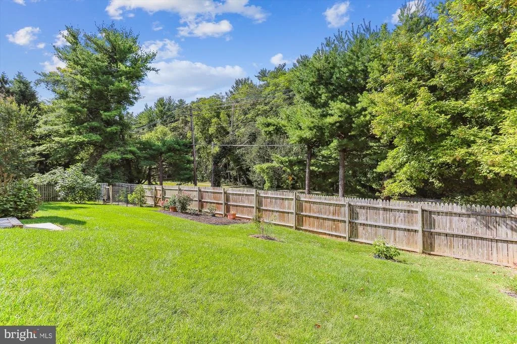 Photo of 927 POINTER RIDGE DRIVE