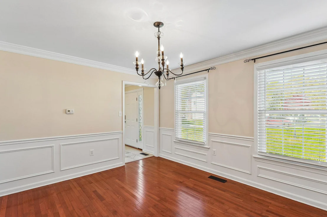 Photo of 8600 VALLEY DR