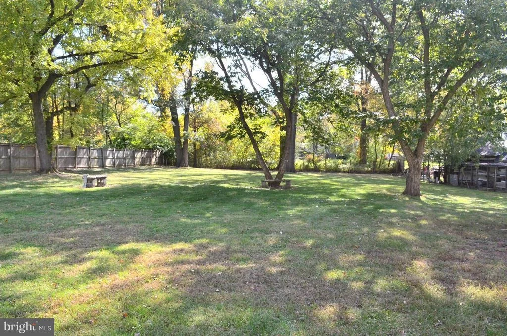 Photo of 8907 YORKSHIRE LANE