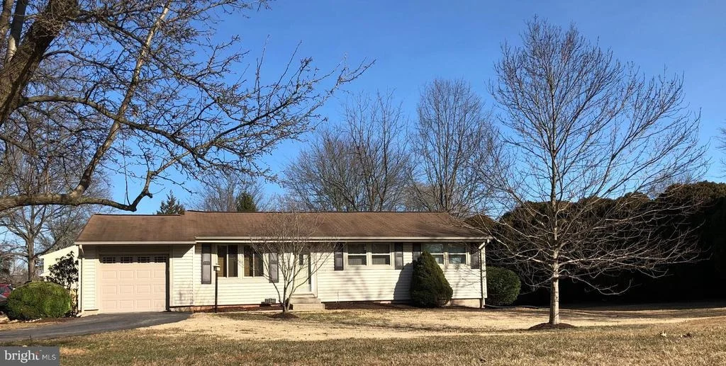 Photo of 17501 COLLIER CIRCLE