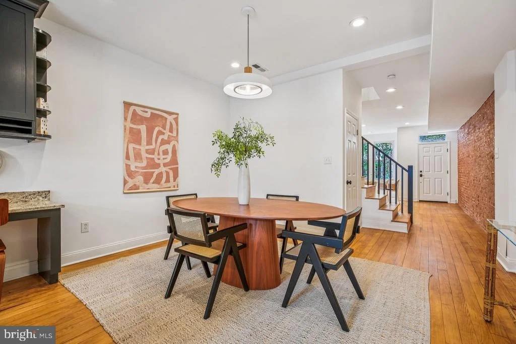 Photo of 1124 G STREET NE
