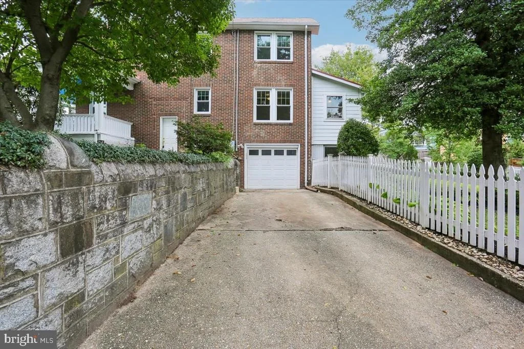 Photo of 9501 COLESVILLE ROAD