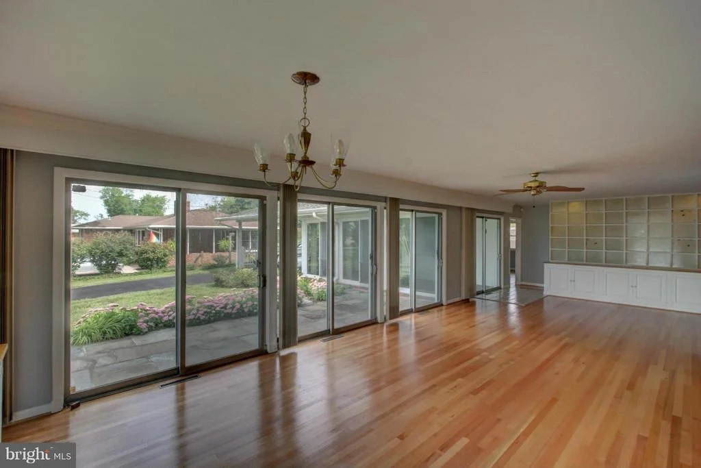 Photo of 500 MAPLE ROAD E