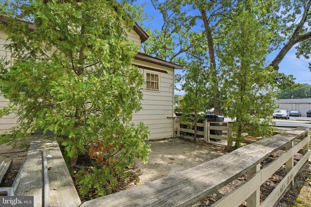 Photo of 620 ERIAL ROAD