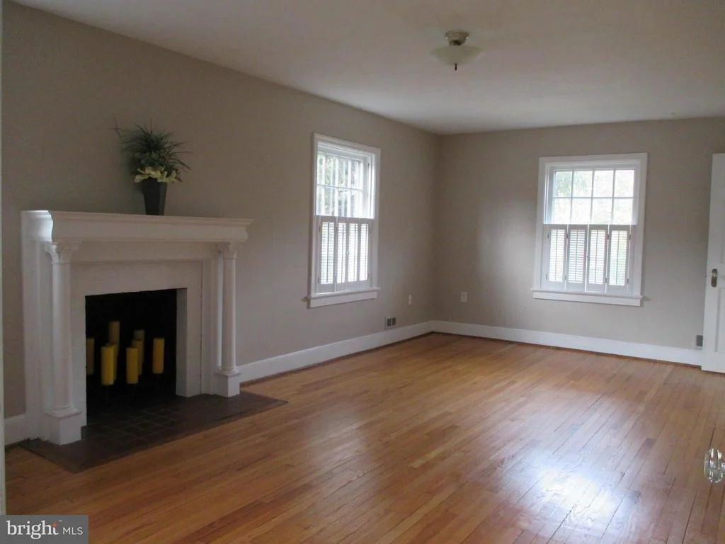 Photo of 424 CARROLL PARKWAY