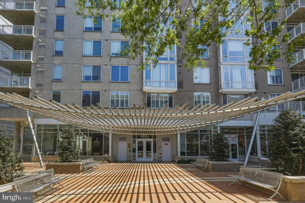 Photo of Unit 201 at 930 WAYNE AVENUE