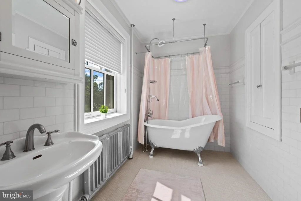 Photo of 504 OVERHILL ROAD