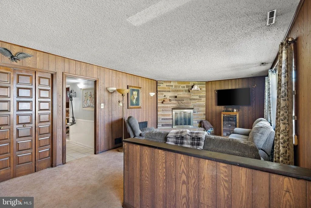 Photo of 8 NEPONSET ROAD