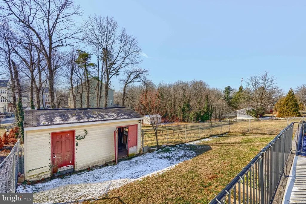Photo of 10100 LEWIS DRIVE