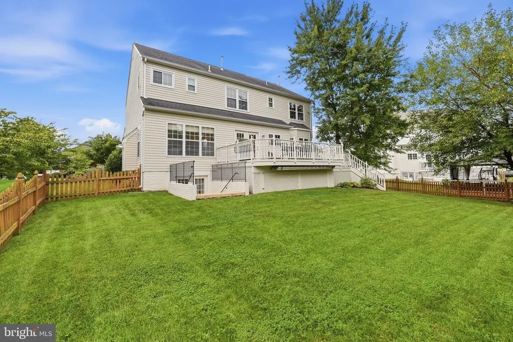 Photo of 44028 TAVERN DRIVE