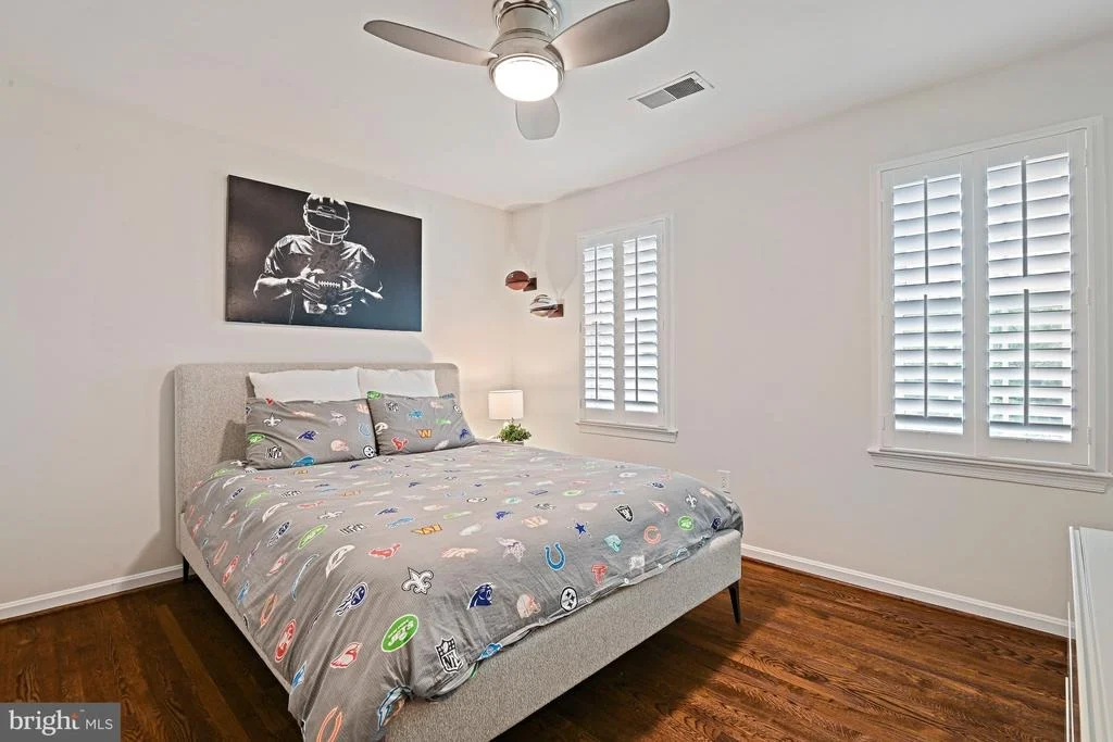 Photo of 7712 LEAR ROAD