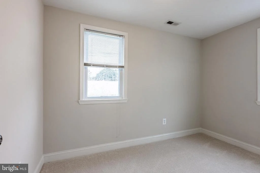 Photo of 1020 THOMAS ROAD