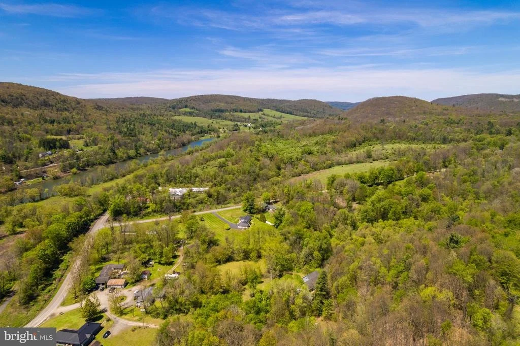 Photo of 007 STATE LINE ROAD
