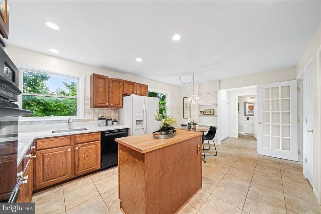 Photo of 8522 FAIRBURN DRIVE