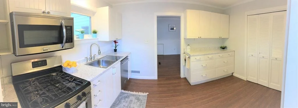 Photo of 1033 MARKSWORTH ROAD