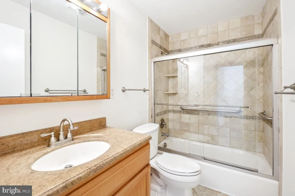 Photo of 882 DIAMOND DRIVE