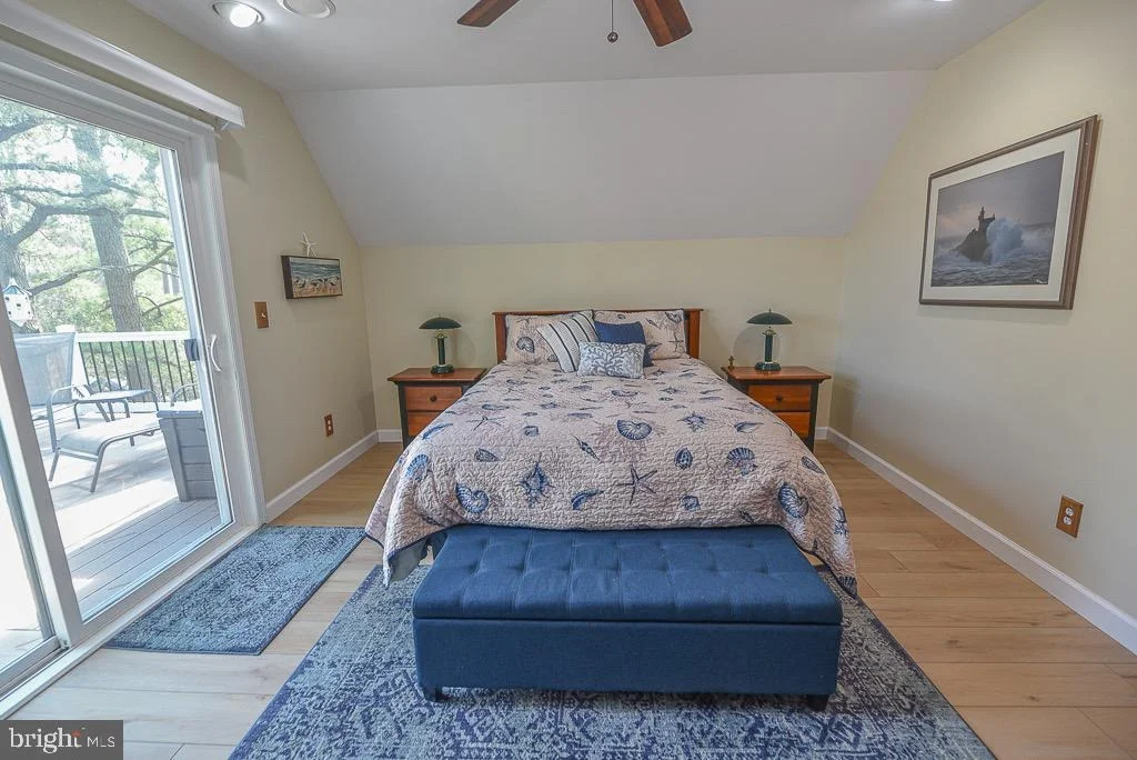 Photo of 956 LAKE VIEW DRIVE