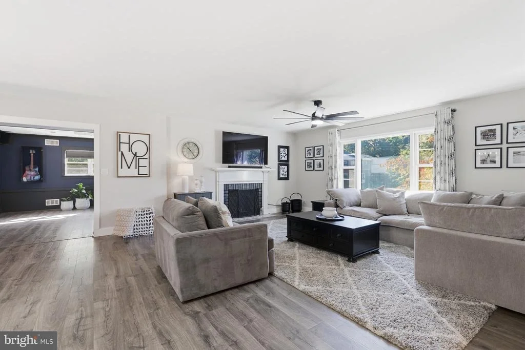 Photo of 6250 DIAMOND DRIVE