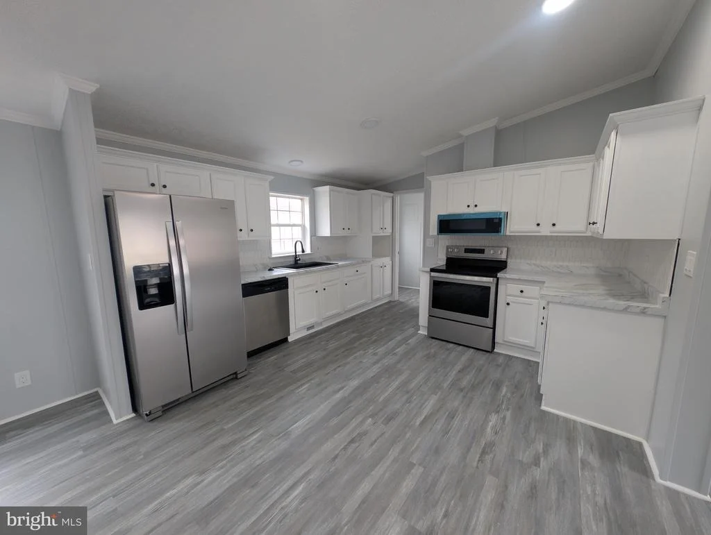 Photo of 227 POCLAIN RD