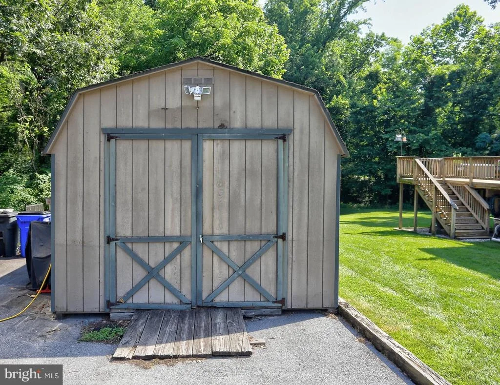 Photo of 4933 LANDING ROAD