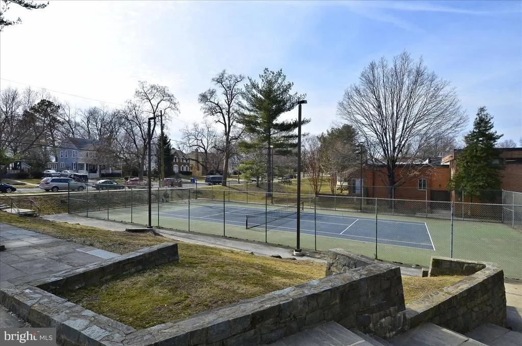 Photo of 1212 WOODSIDE PARKWAY