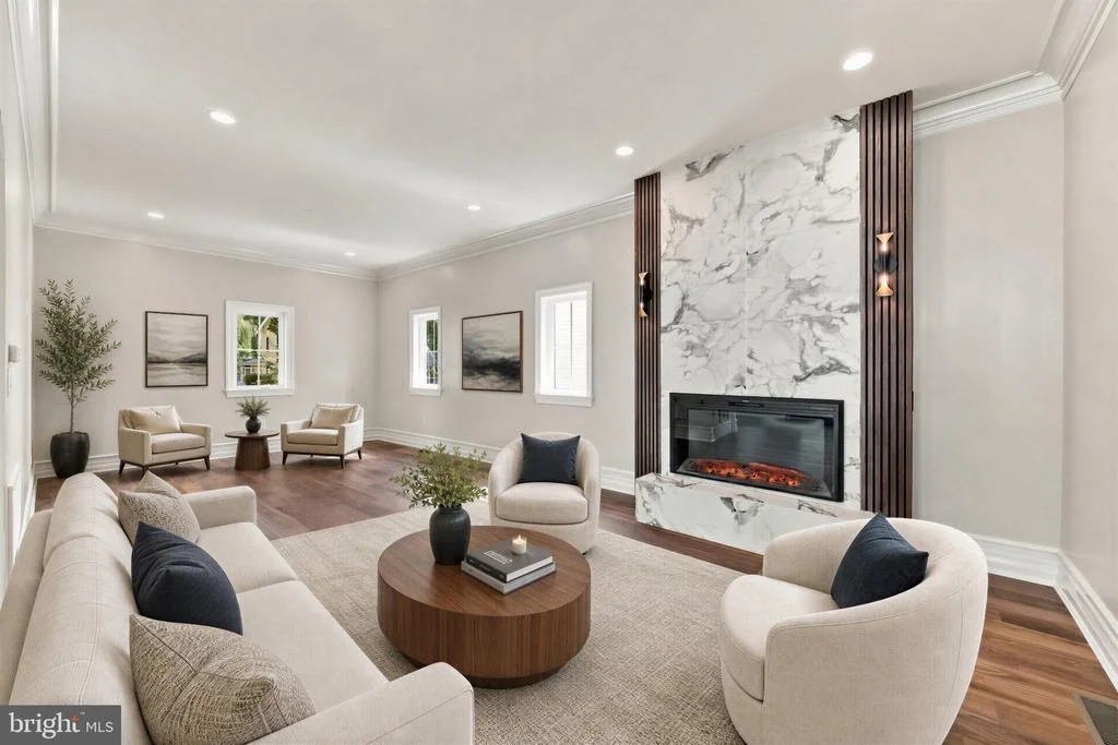 Photo of 230 E SUMMIT AVENUE