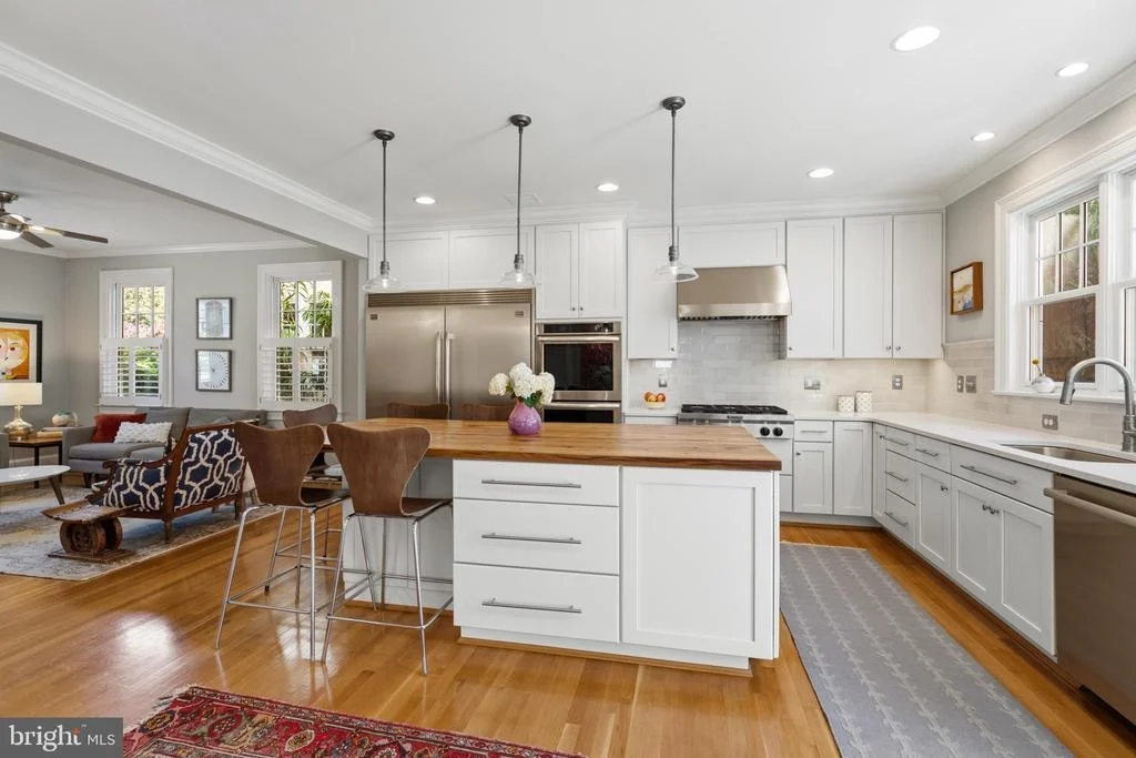 Photo of 4616 CHEVY CHASE BOULEVARD