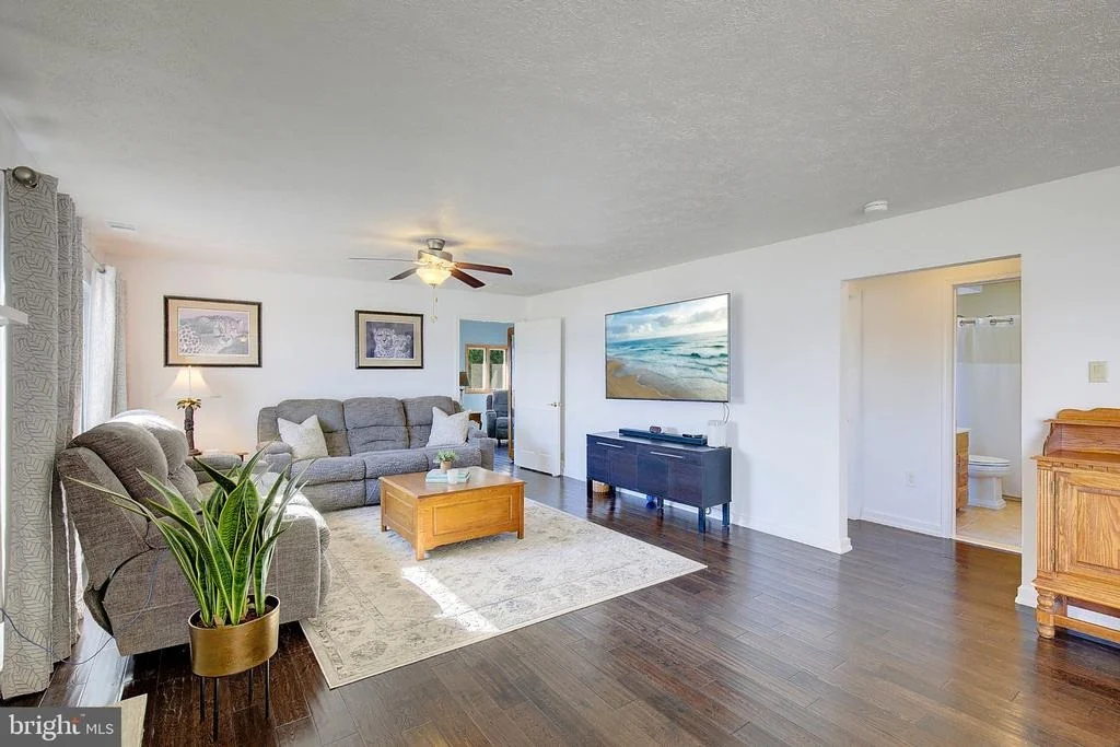 Photo of 8107 VENTNOR ROAD