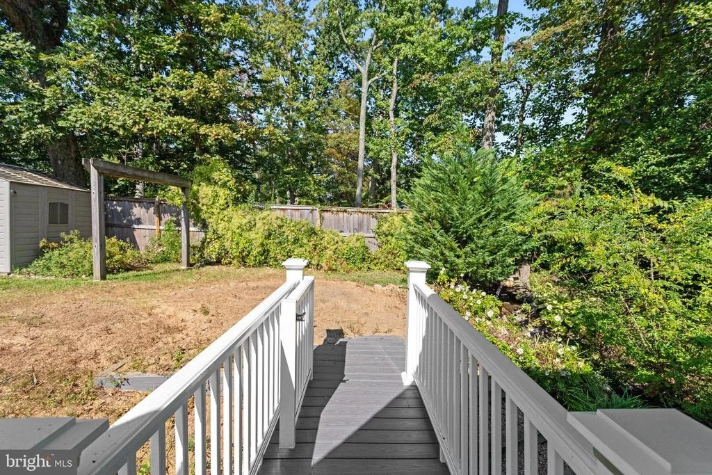 Photo of 6808 HOUNDMASTER ROAD
