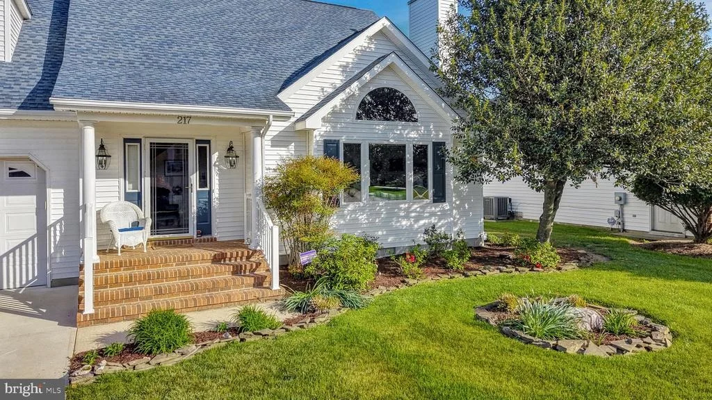 Photo of 217 MARINA DRIVE