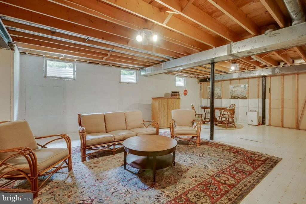 Photo of 6504 GRIFFITH ROAD