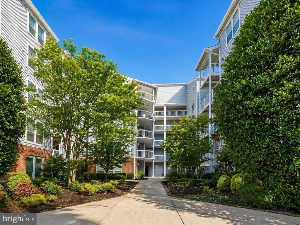 Photo of Unit 4A2 at 3176 SUMMIT SQUARE DRIVE