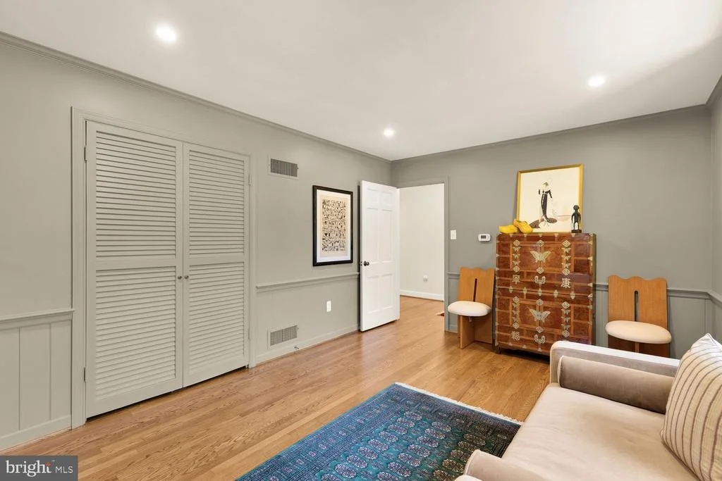 Photo of 5810 OVERLEA ROAD