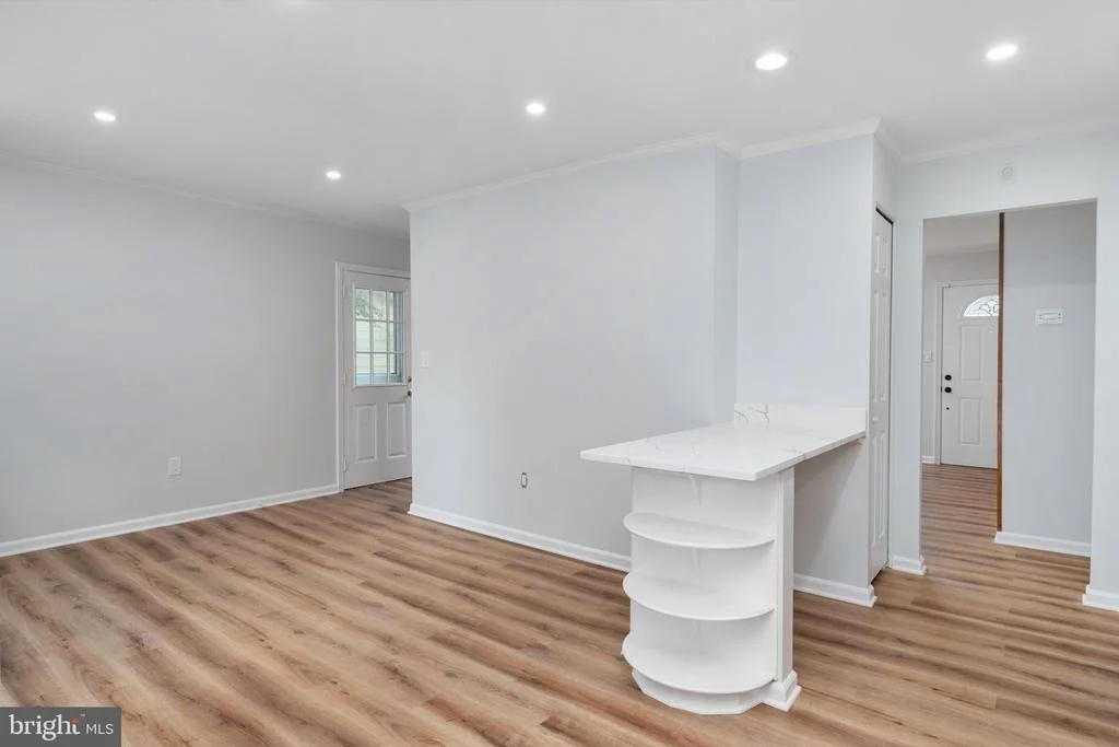 Photo of 541 CRESTPARK DRIVE