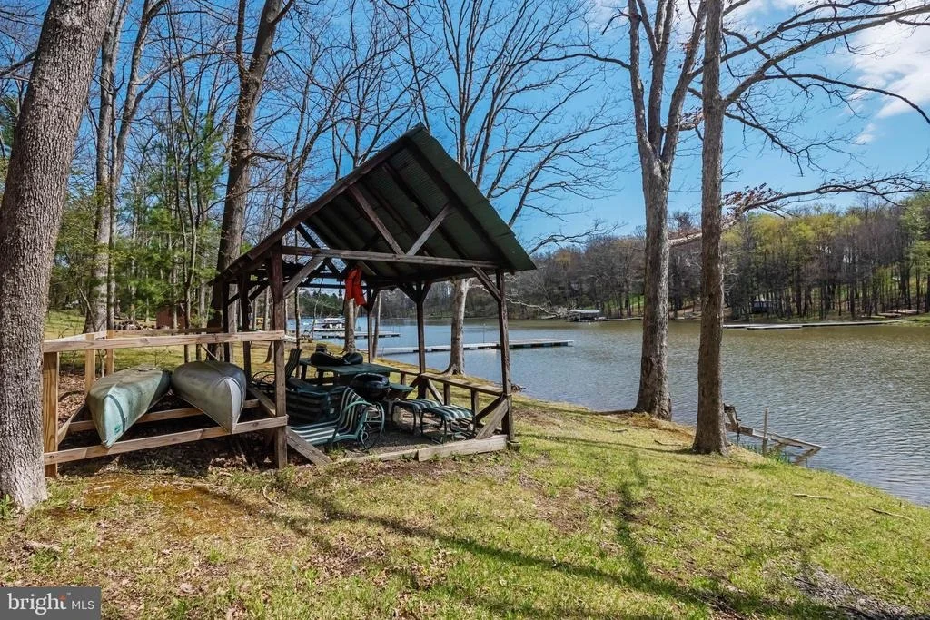 Photo of 827 PENN POINT ROAD