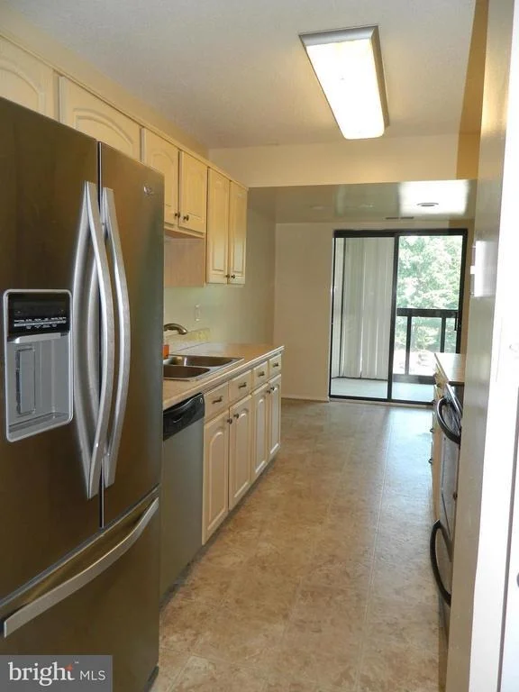 Photo of Unit 4521 at 15100 INTERLACHEN DRIVE