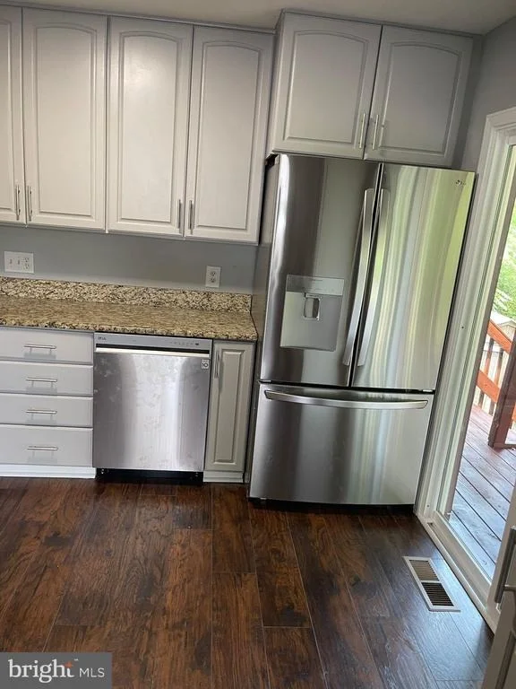 Photo of 610 W NETTLE TREE ROAD