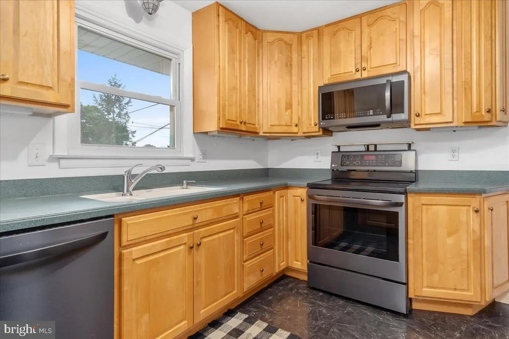 Photo of 10602 OAKTREE CIRCLE