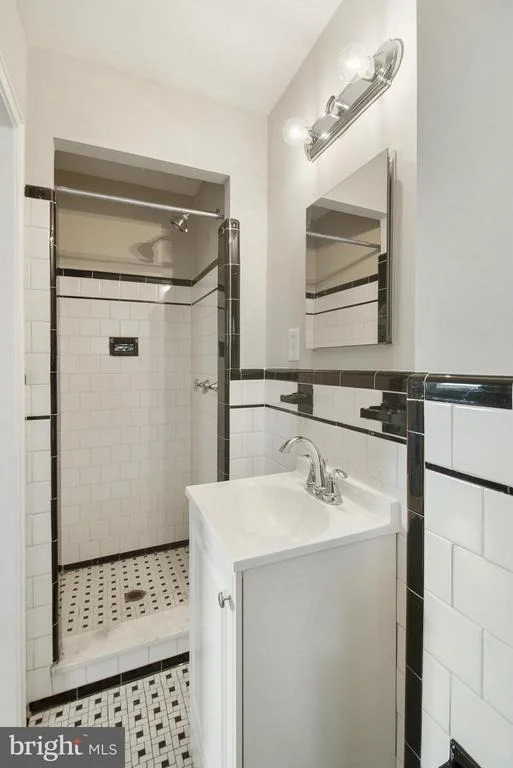 Photo of 3900 DEEPWOOD ROAD