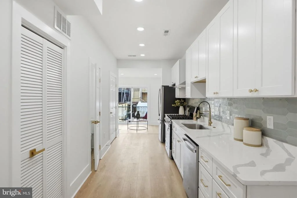 Photo of 325 14TH STREET NE