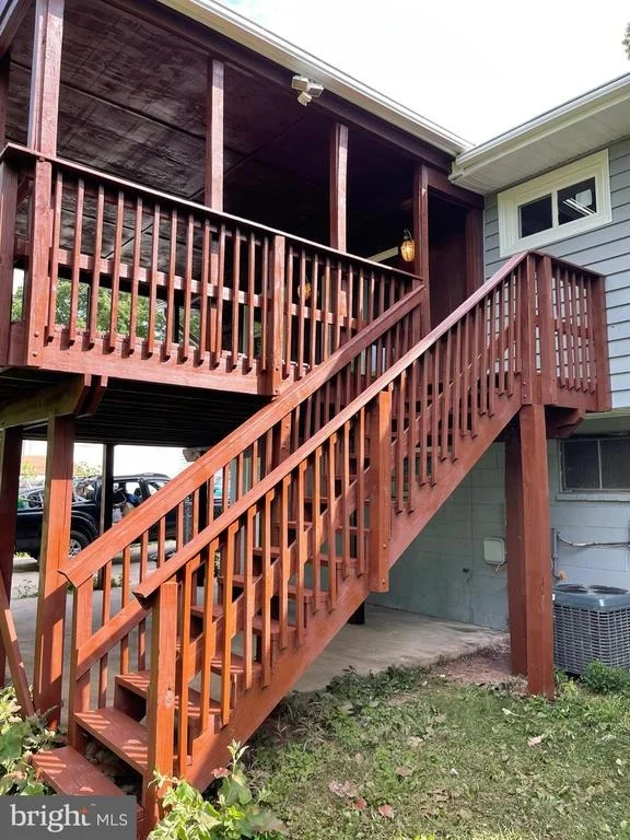 Photo of 610 W NETTLE TREE ROAD