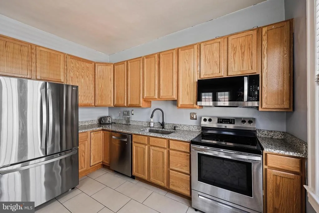 Photo of 1014 LEEDS AVENUE