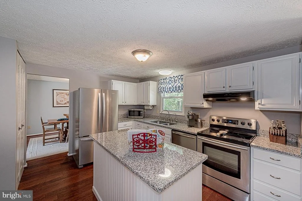 Photo of 7727 PINYON ROAD