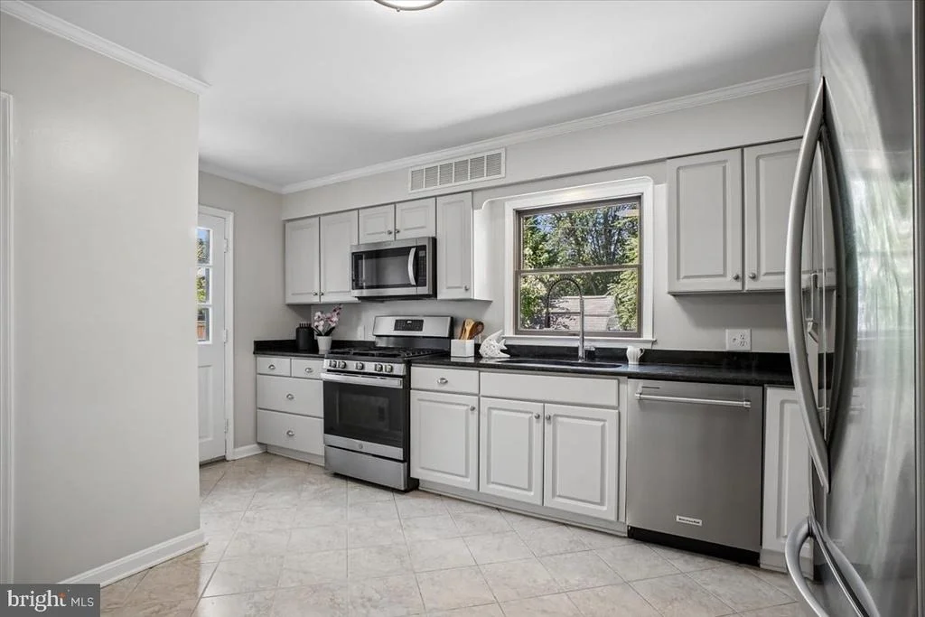 Photo of 6016 WILLIAMSBURG ROAD