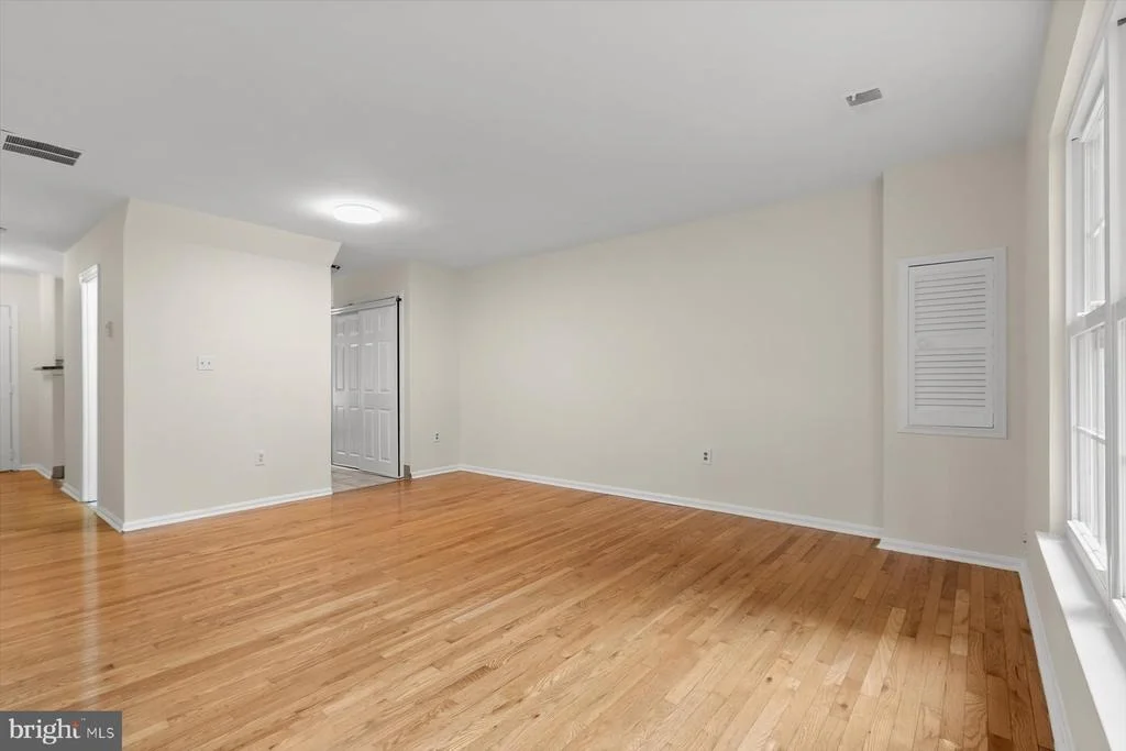 Photo of Unit 191 at 1842 BRONZEGATE BOULEVARD