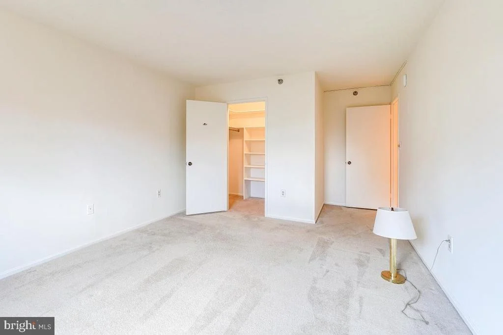 Photo of Unit 41014 at 15100 INTERLACHEN DRIVE
