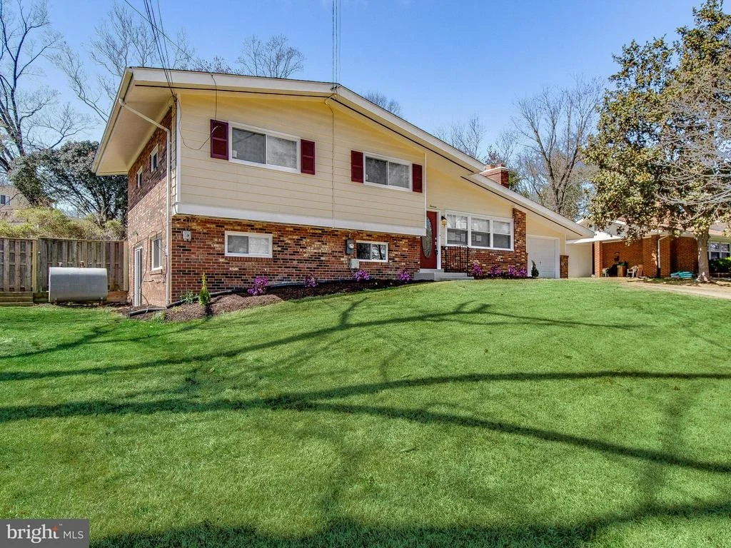 Photo of 6013 TOBY DRIVE