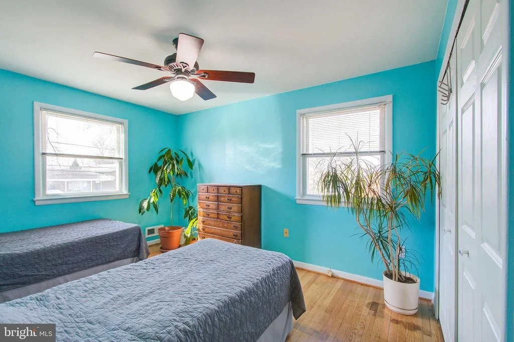 Photo of 606 BURNT MILLS AVENUE