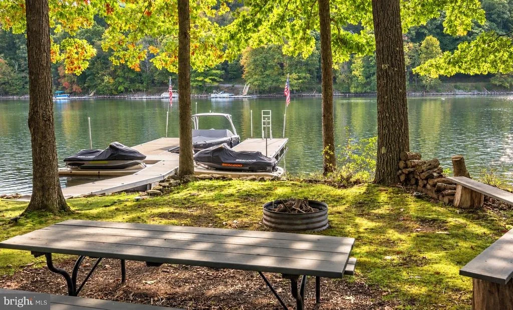 Photo of 2570 STATE PARK ROAD
